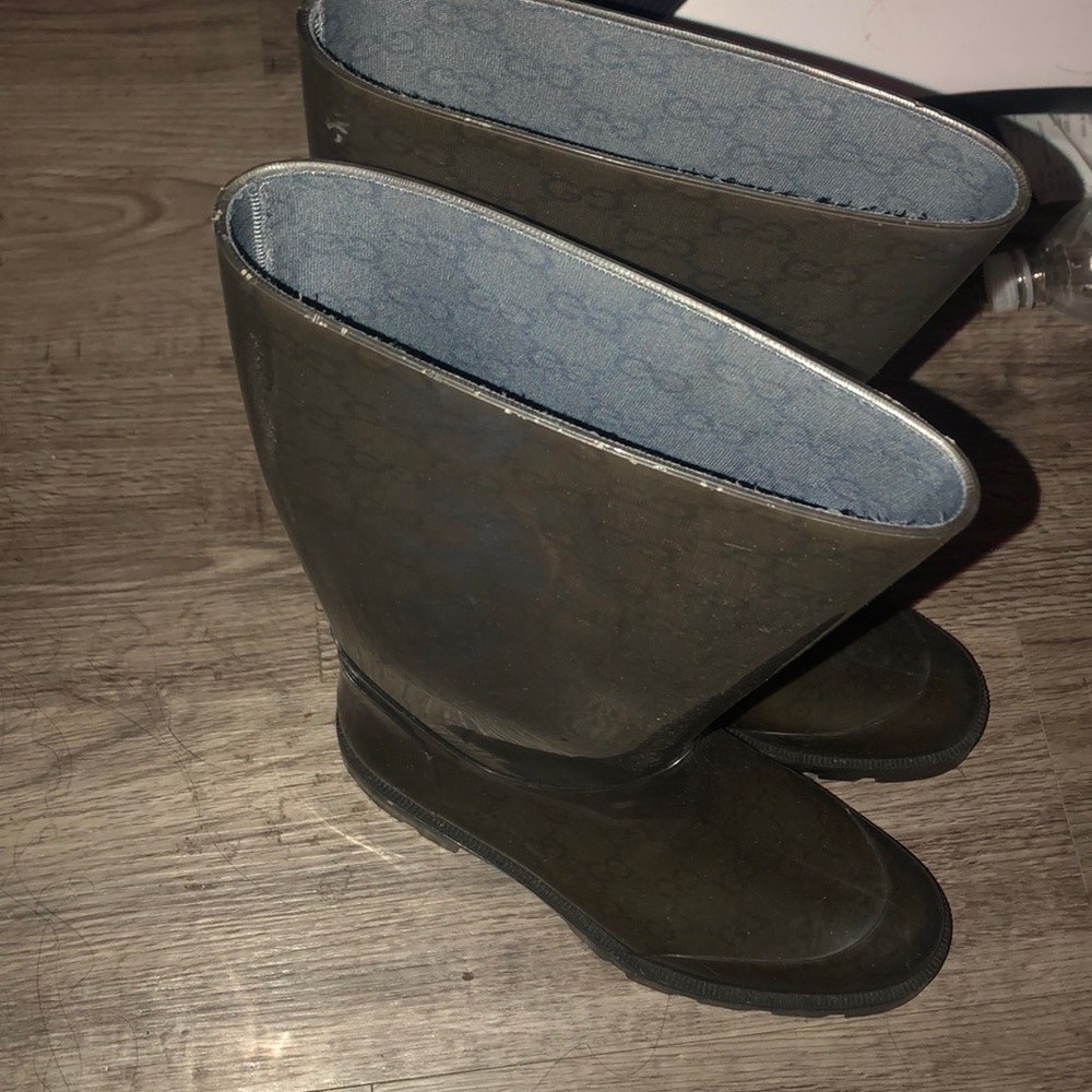 Authentic gucci rainboots